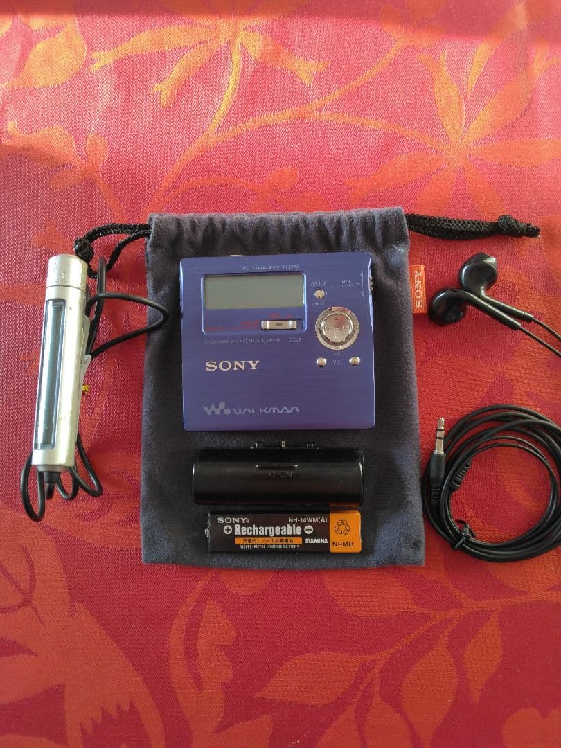 ◇◆ソニー SONY MDウォークマンMZ-R909 録音・再生 動作品◇◆ MZ-R909 ｜SONY ソニー シルバー MDレコーダー MDLP対応 （MD録音再生