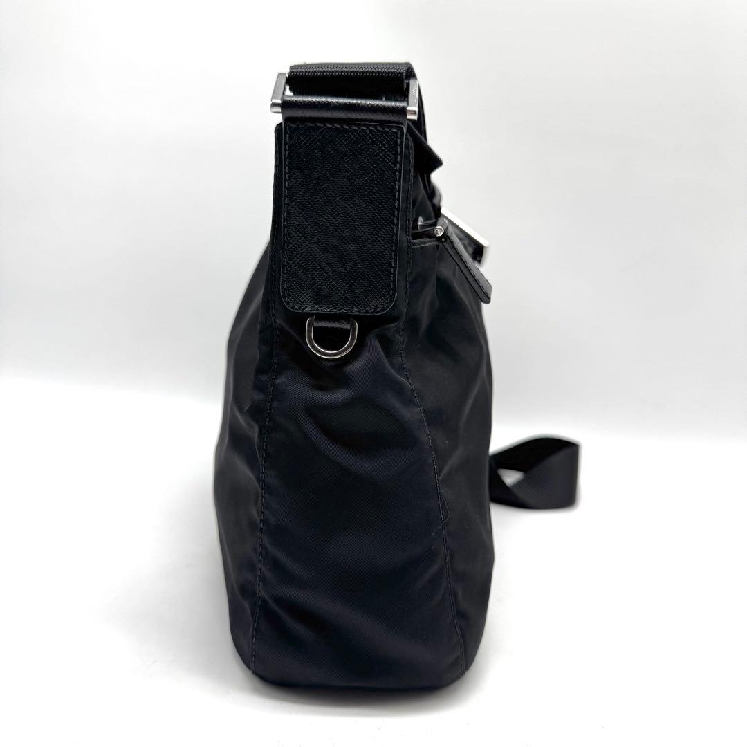 現行型・極美品✨】プラダ ショルダーバッグ サフィアーノレザー