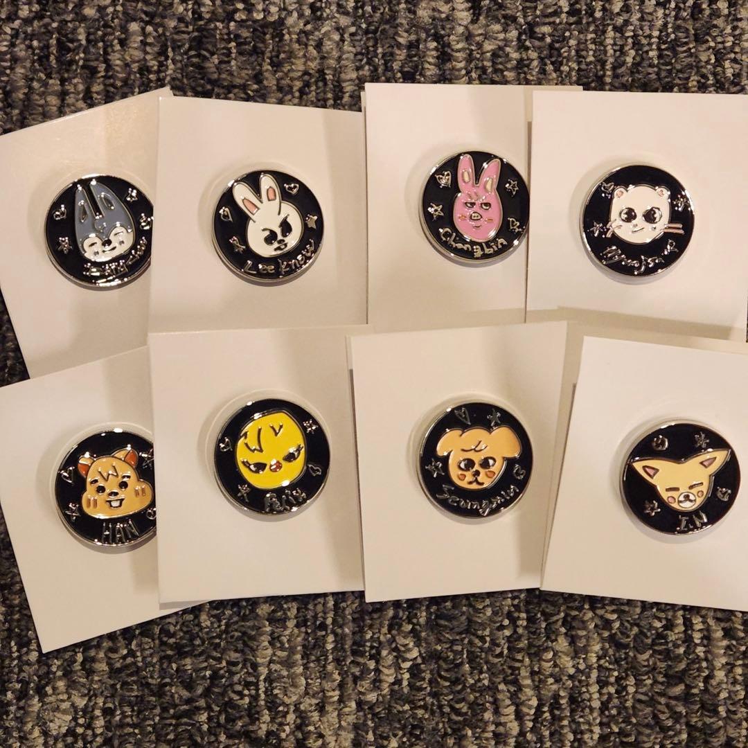 スキズ 展覧会 ランダムピンバッチ コンプリート 8種セット - メルカリ