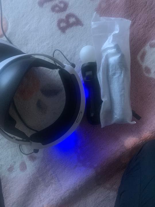 PS4VR本体限定版(コントローラー二つ付き)銃型コントローラー1VRソフト1 Amazon.com: PlayStation (CUH-ZVR2) VR Starter Pack (PS4) : Video Games