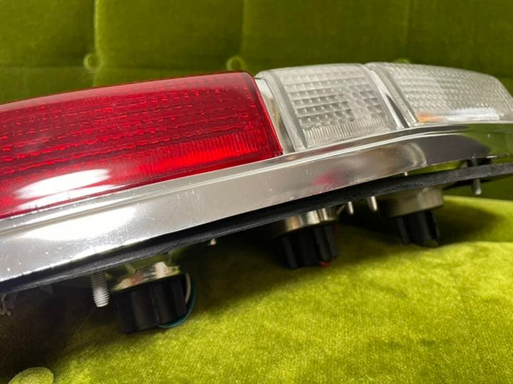 新品・未使用 トヨタ マークⅡワゴン gx70 赤白 テールランプ ツーバン