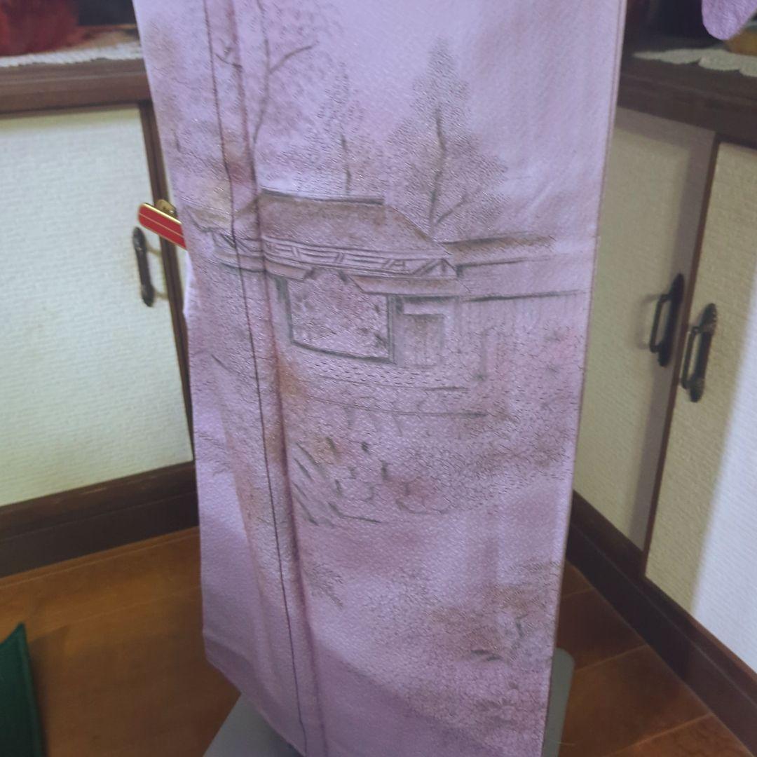 青みピンクの地に薄墨の里山風景模様が神秘的な正絹訪問着です - メルカリ