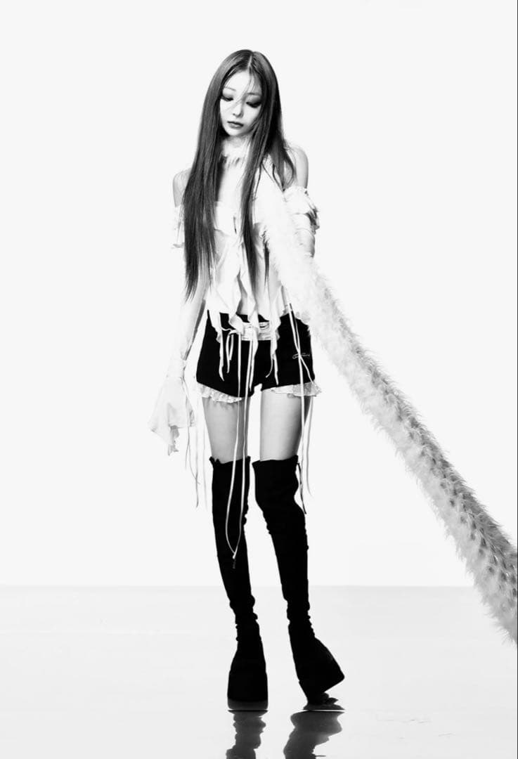 THEREDTHRED S open morph boots heart