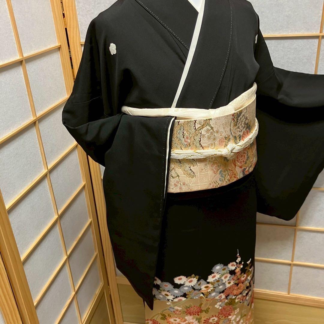 6113］黒留袖 鴛鴦花流水 比翼付 落款有 五つ紋 蔦 正絹 着物 袷