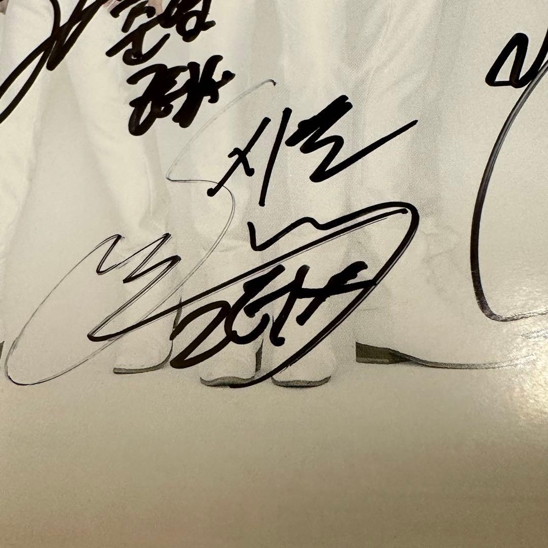 ZE:A ヒョンシク シワン 直筆サイン入り - メルカリ