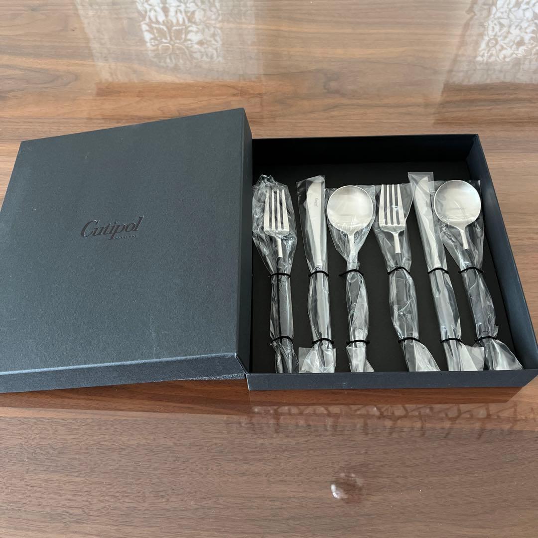 Cutipol カトラリーセット シルバー×ブラック 新品未使用品 ギフトセット】 Cutipol（クチポール） ｜ GOA カトラリー ブラック