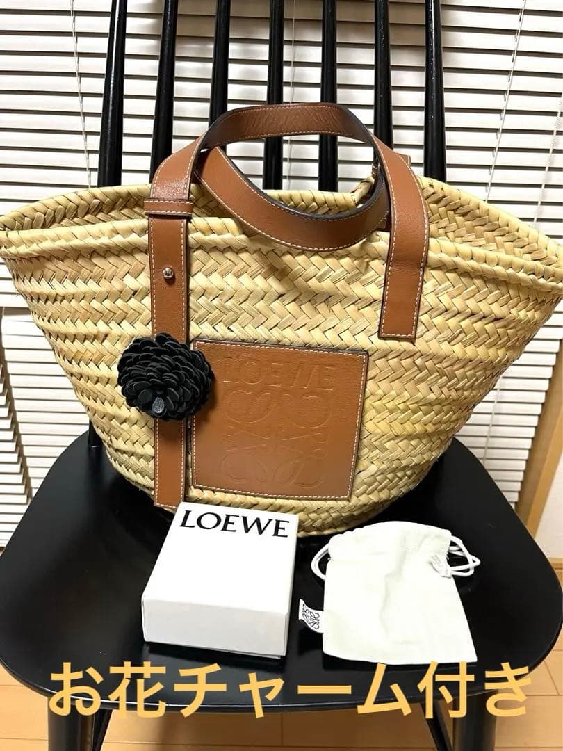 【Yuka Kaeです】　ロエベ　カゴバッグM お花チャーム付き ロエベ」不動の人気を誇る『バスケット』シリーズから注目の新作登場