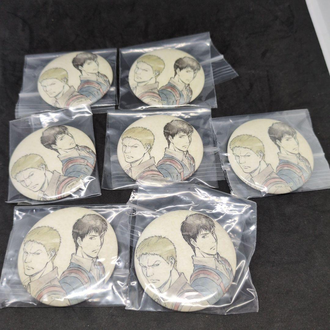 進撃の巨人　きゃにめ　ジャケット柄缶バッジ　ベルトルト　ライナー 進撃の巨人 きゃにめ ジャケット柄缶バッジ ベルトルト ライナー