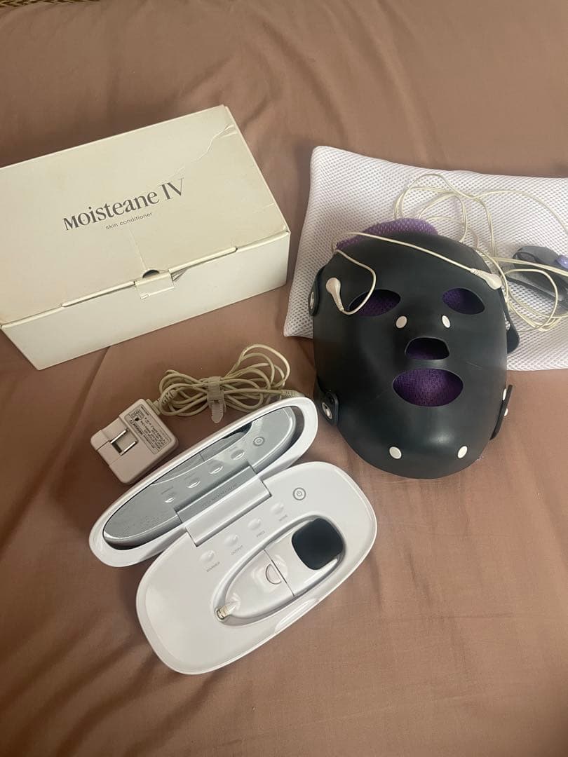 Moisteane IV 美顔器　フェイスマスク モイスティーヌⅣ スキンマスク付き LED美顔器 マスクとパック付き
