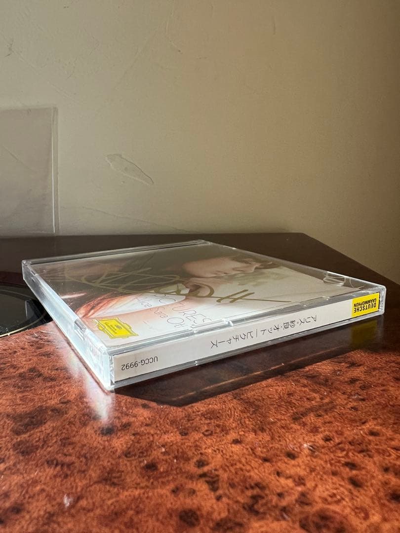 アリス＝紗良・オット『ピクチャーズ』DVD付限定盤 サイン入