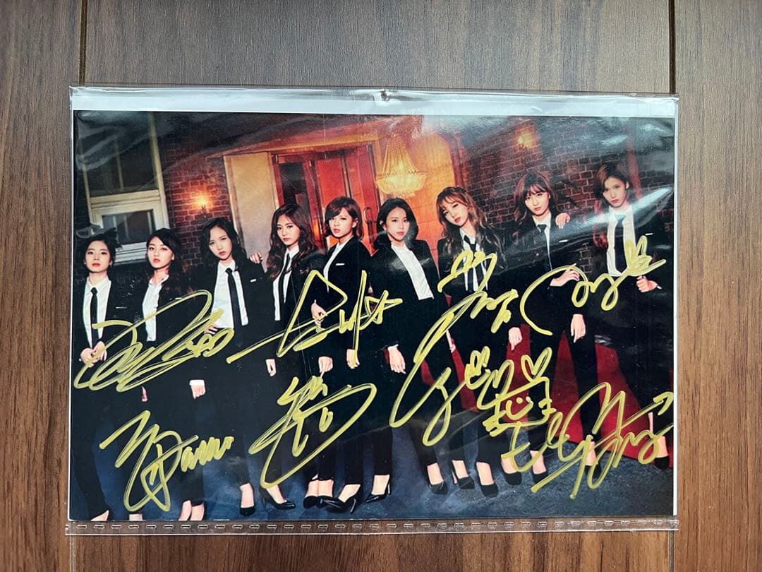 TWICE直筆サイン Amazon.co.jp: TWICE 全メンバー 直筆 サイン A4 写真 : おもちゃ
