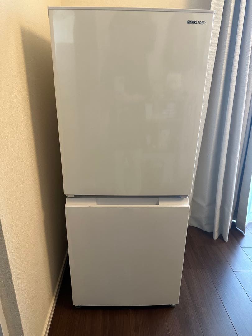 シャープ 冷蔵庫 ホワイト Amazon | シャープ 冷蔵庫 幅49.5cm 152L 両開き(つけかえどっちもドア