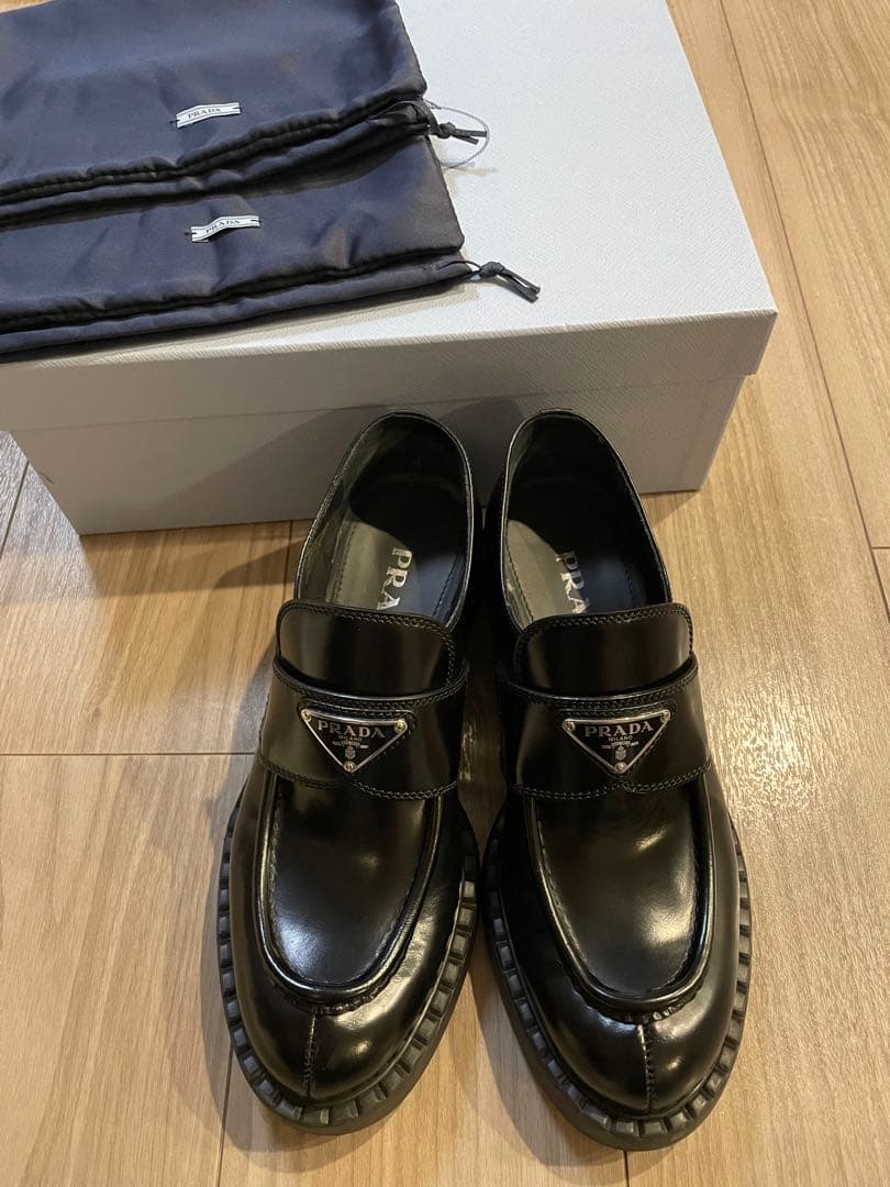 PRADA プラダ　チョコレートローファー　ブラック38 PRADA】プラダ チョコレート ブラッシュドレザー ローファー (PRADA