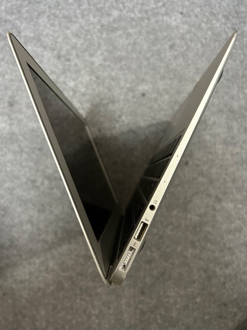 y.MacBook Air 2015 1.6Ghz 128Gb USキー