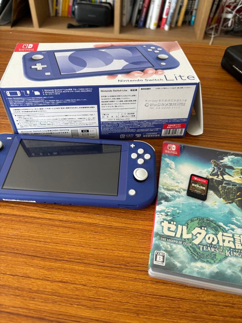 Nintendo Switch Lite ブルー 本体 + ゼルダの伝説 Nintendo Switch Lite (Blue) Gaming Console Bundle with Zelda