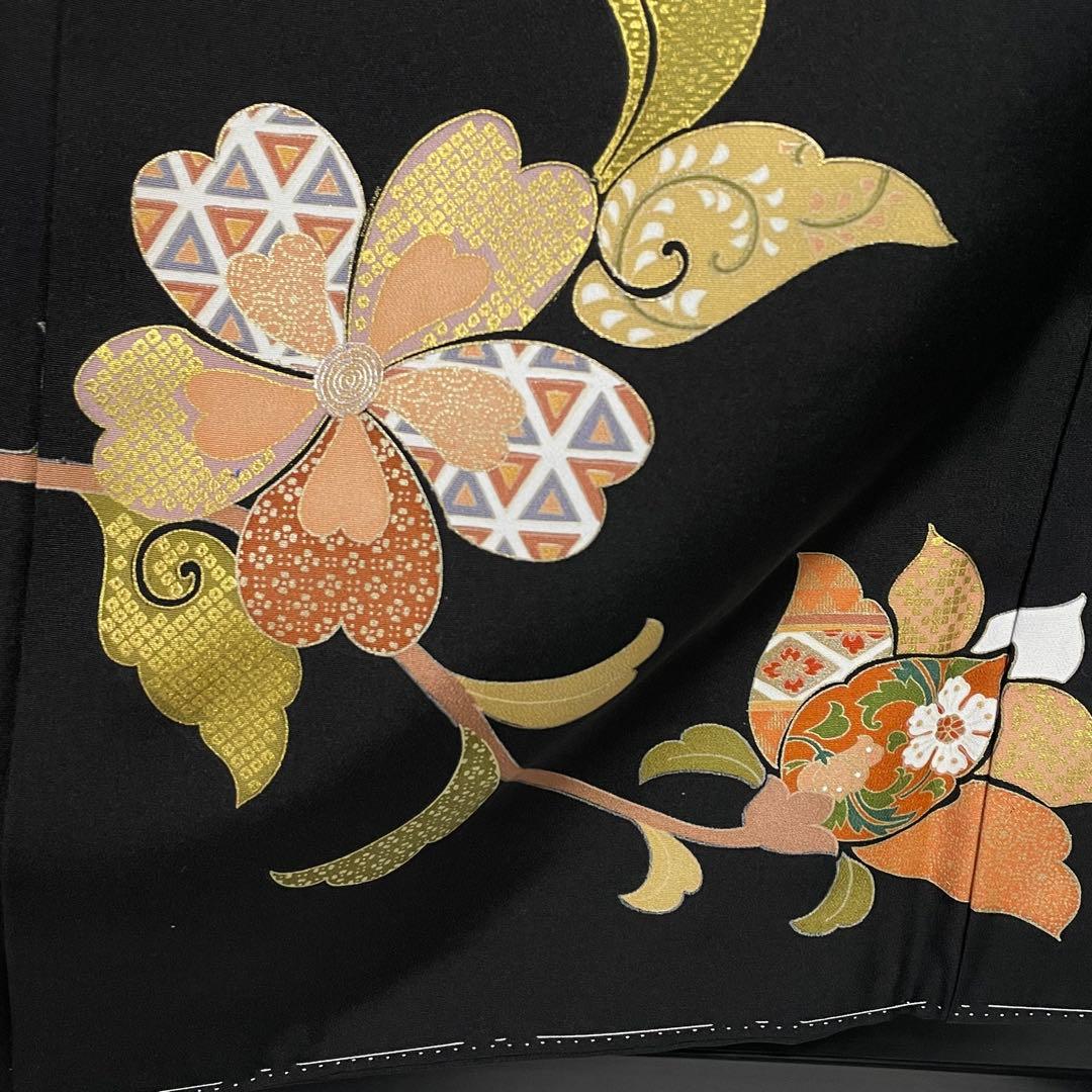 D855 黒留袖 唐花 金駒刺繍 正絹 着物 袷 しつけ糸付き未使用極美品