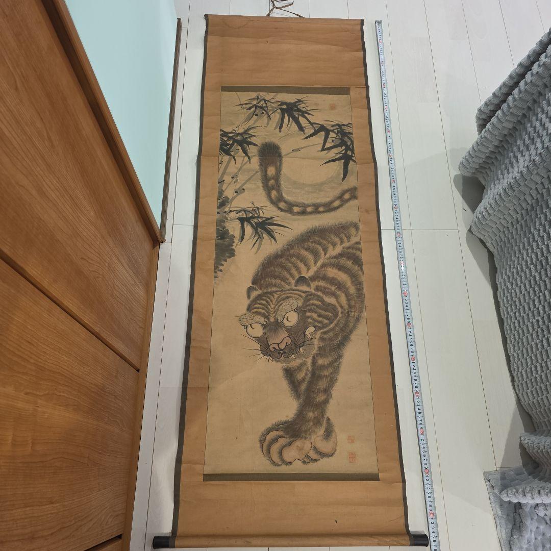 虎の掛軸 約幅67cm x 高さ1750cm 楽天市場】掛け軸 猛虎 （高松邦夫） 送料無料 【肉筆】【掛軸】【一間