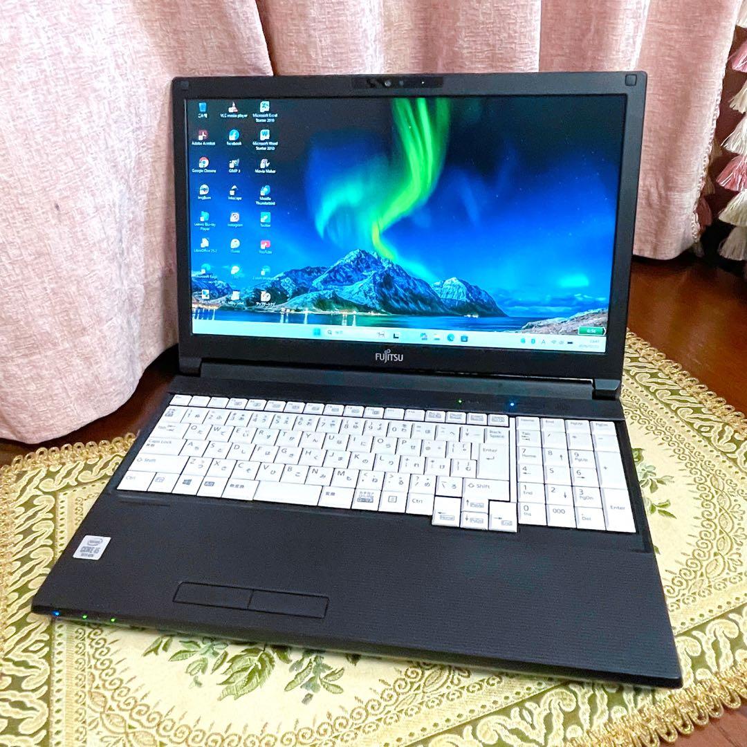 極美品⭐︎第10世代Corei5⭐︎SSD⭐︎ノートパソコン⭐︎オフィス付き