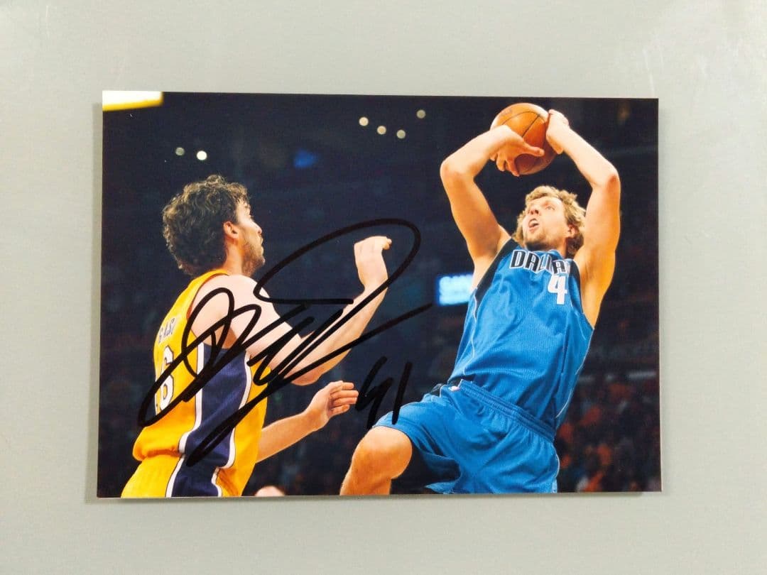 ダーク・ノヴィッキー直筆サイン入り2Lサイズ写真… - メルカリ