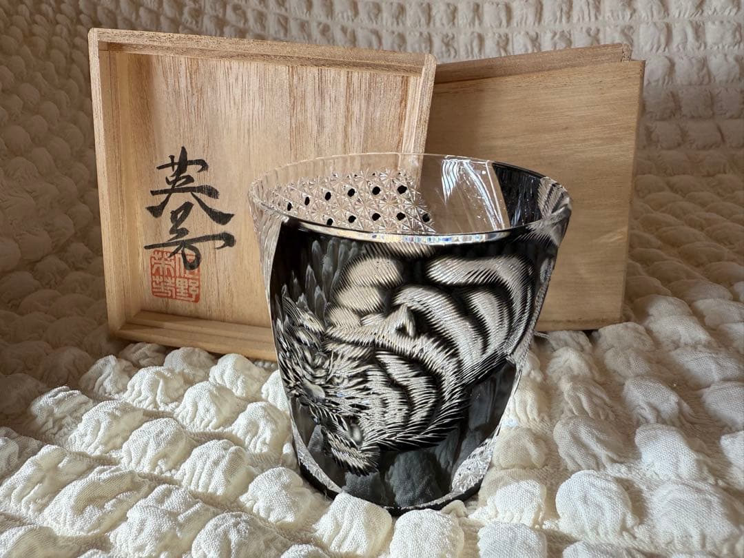 美品 但野英芳 江戸切子 虎 ロックグラス（切子 江戸切子 薩摩切子） 美品 但野英芳 江戸切子 虎 ロックグラス（切子 江戸切子 薩摩切子