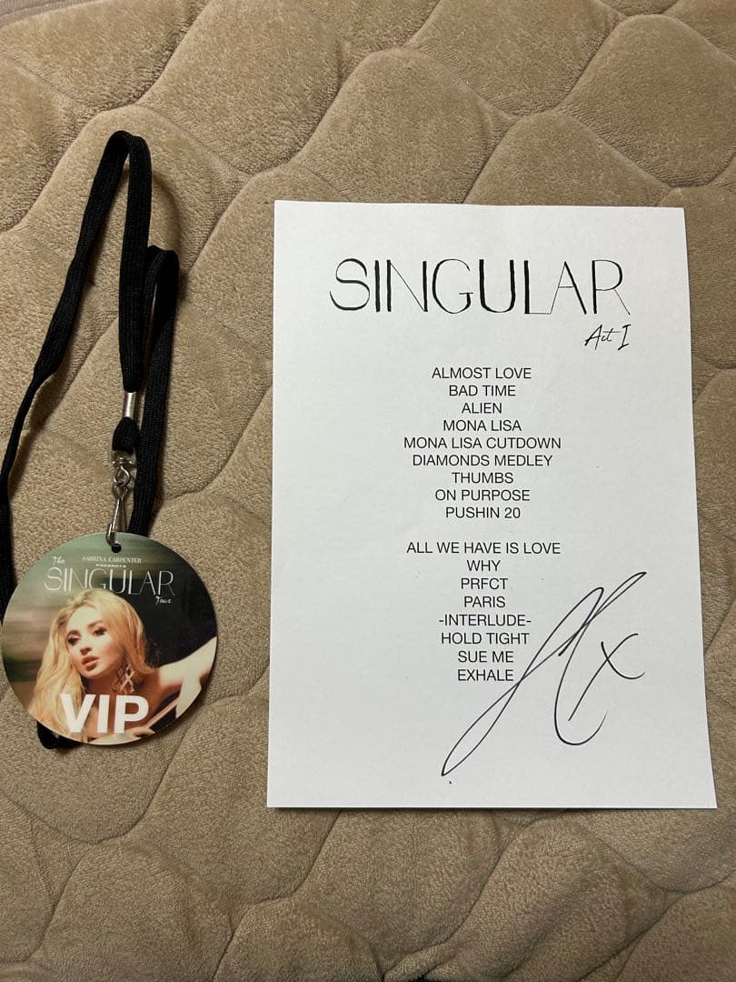 ラスト1点！ Sabrina Carpenter 直筆サイン ラミネートのセット il_1080xN.7142339235_9aug.jpg