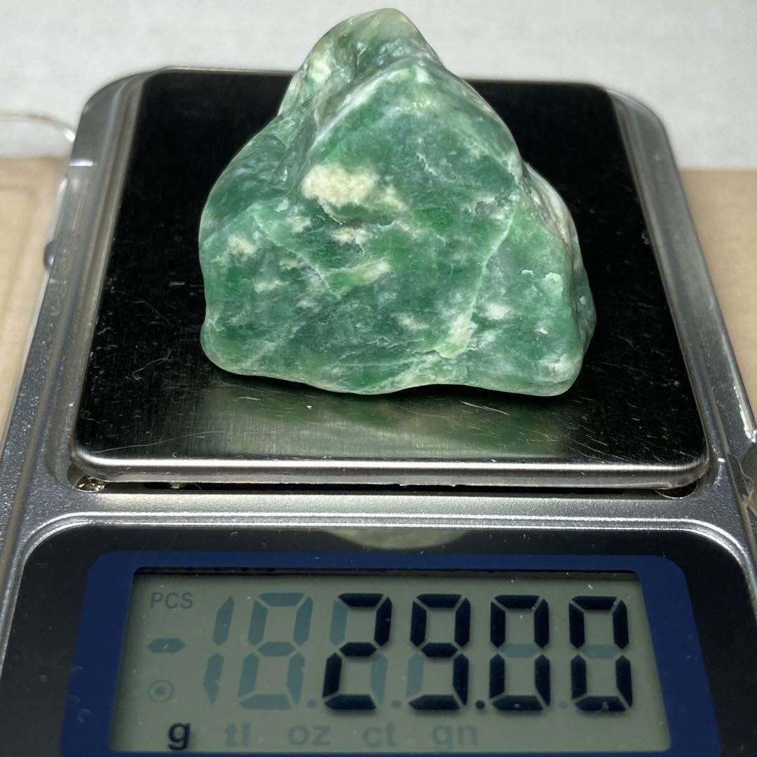 【専用品】糸魚川翡翠　濃緑 翡翠　川石　翡翠輝石　原石　29.0ｇ
