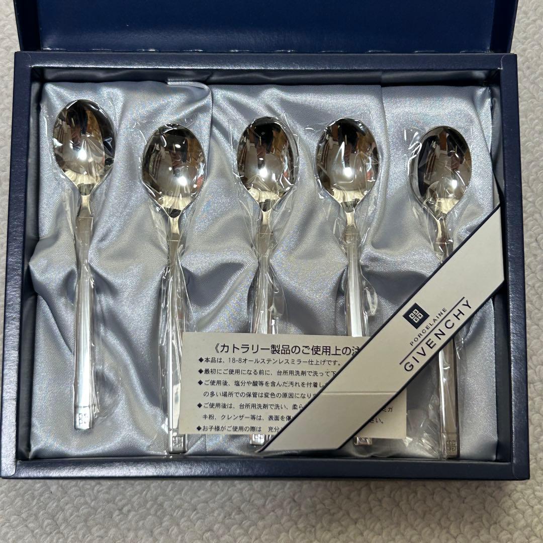 新品未使用品 ジバンシー GIVENCHY カトラリーセット 5本 18-8 - メルカリ