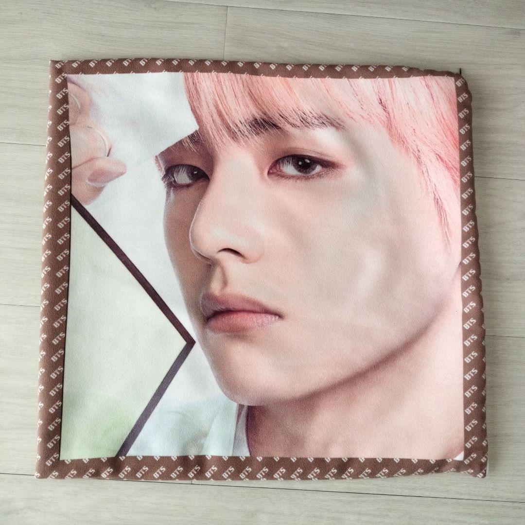 BTS テヒョン テテ クッションカバー 両面仕様 40✕40 - メルカリ