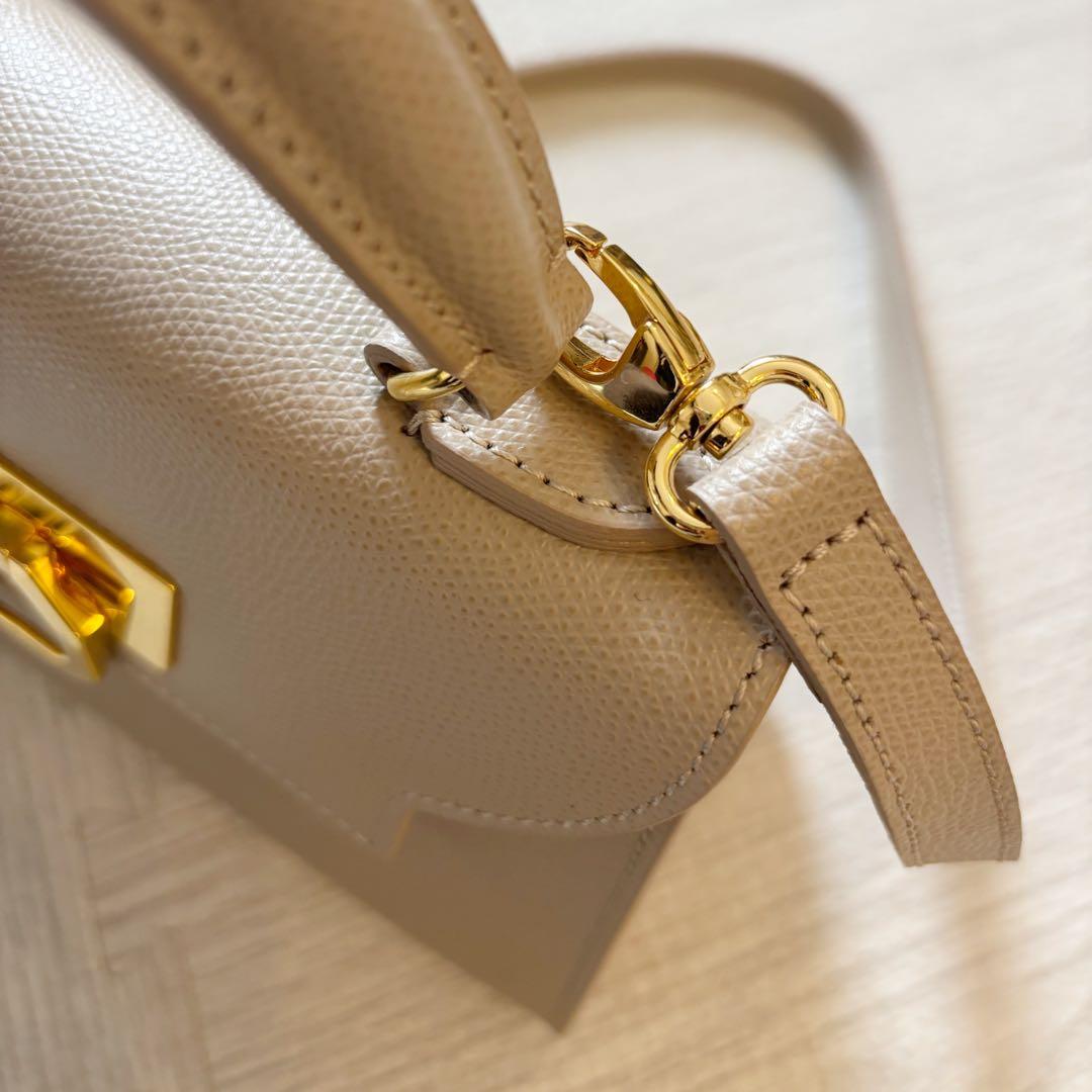 使用1度のみ美品】カルボッティ ベージュ レザー ハンドバッグ