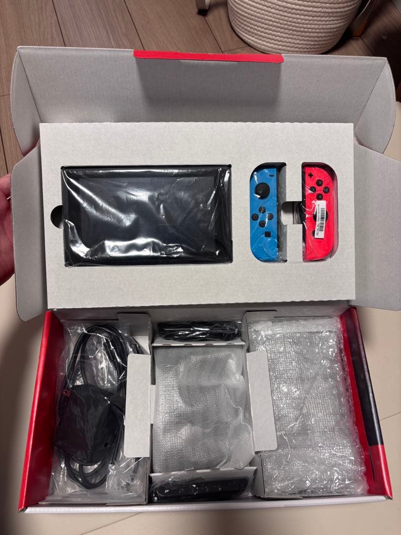 Nintendo Switchバッテリー強化版 本体箱付属品完備　任天堂スイッチ Amazon.co.jp: 【整備済み品】 任天堂 Nintendo Switch Joy-Con(L)/(R