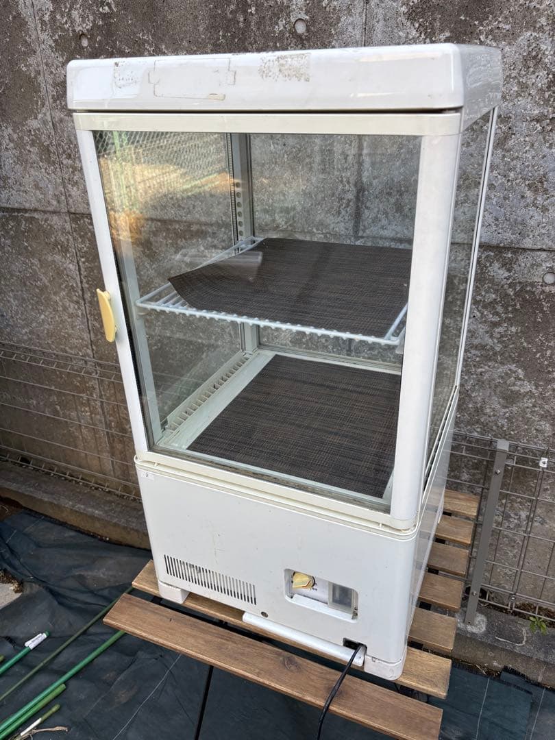 Yuta 冷蔵ショーケース 2月目玉商品！】 80L 白 冷蔵ショーケース ガラス扉曲面 ウツクシイ