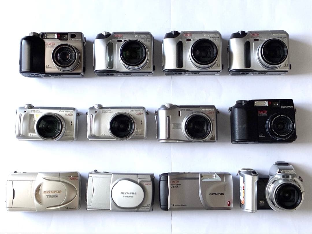 【OLYMPUS　CAMEDIAほか】 コンパクトデジカメ 12台まとめ売り Amazon | OLYMPUS デジタルカメラ CAMEDIA (キャメディア) SP-560UZ