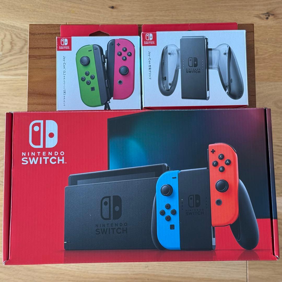 Nintendo Switch 本体 / Joy-con / 充電グリップ Amazon.co.jp: 【任天堂純正品】Joy-Con充電グリップ : ゲーム