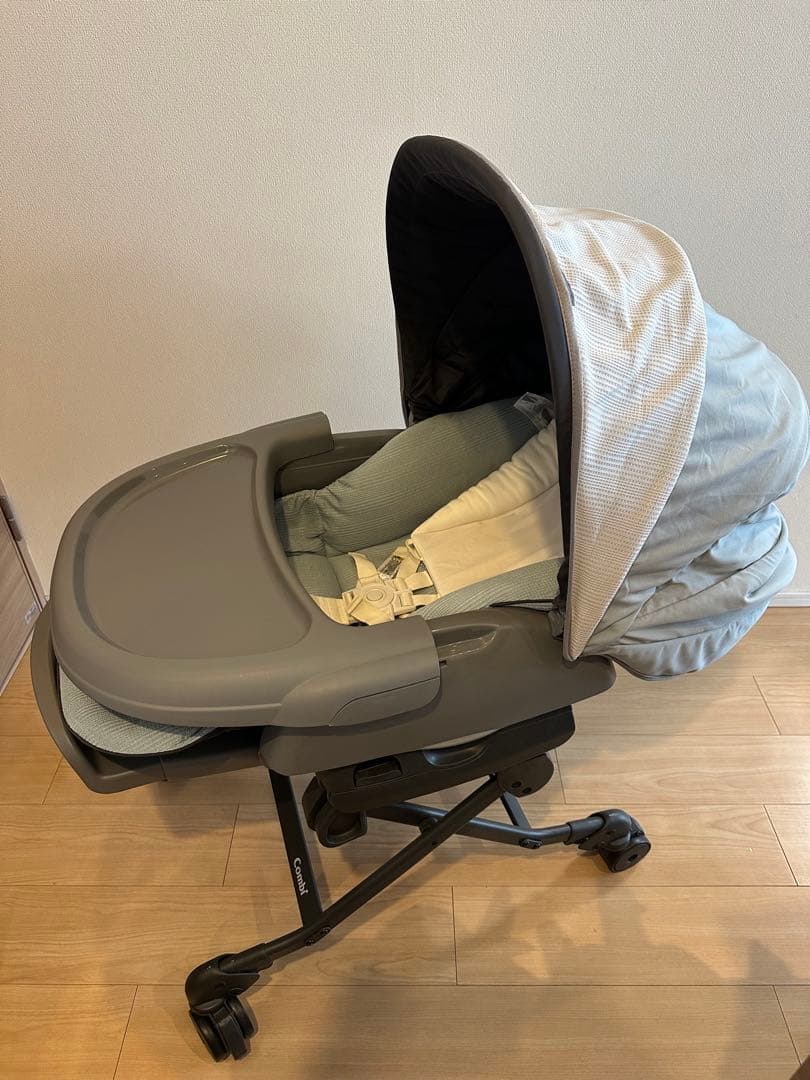 美品　ネムリラ　AUTO SWING ハイローチェア Combi コンビ ネムリラ AUTO SWING Simplight (マーブルグレー) ハイ