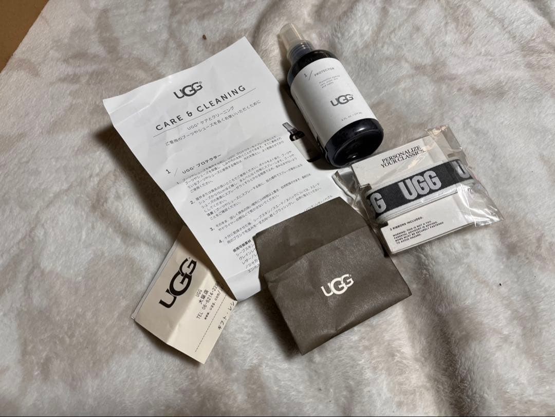 UGG グレー リボン付き ムートンブーツ ケアプロテクターと替えリボン