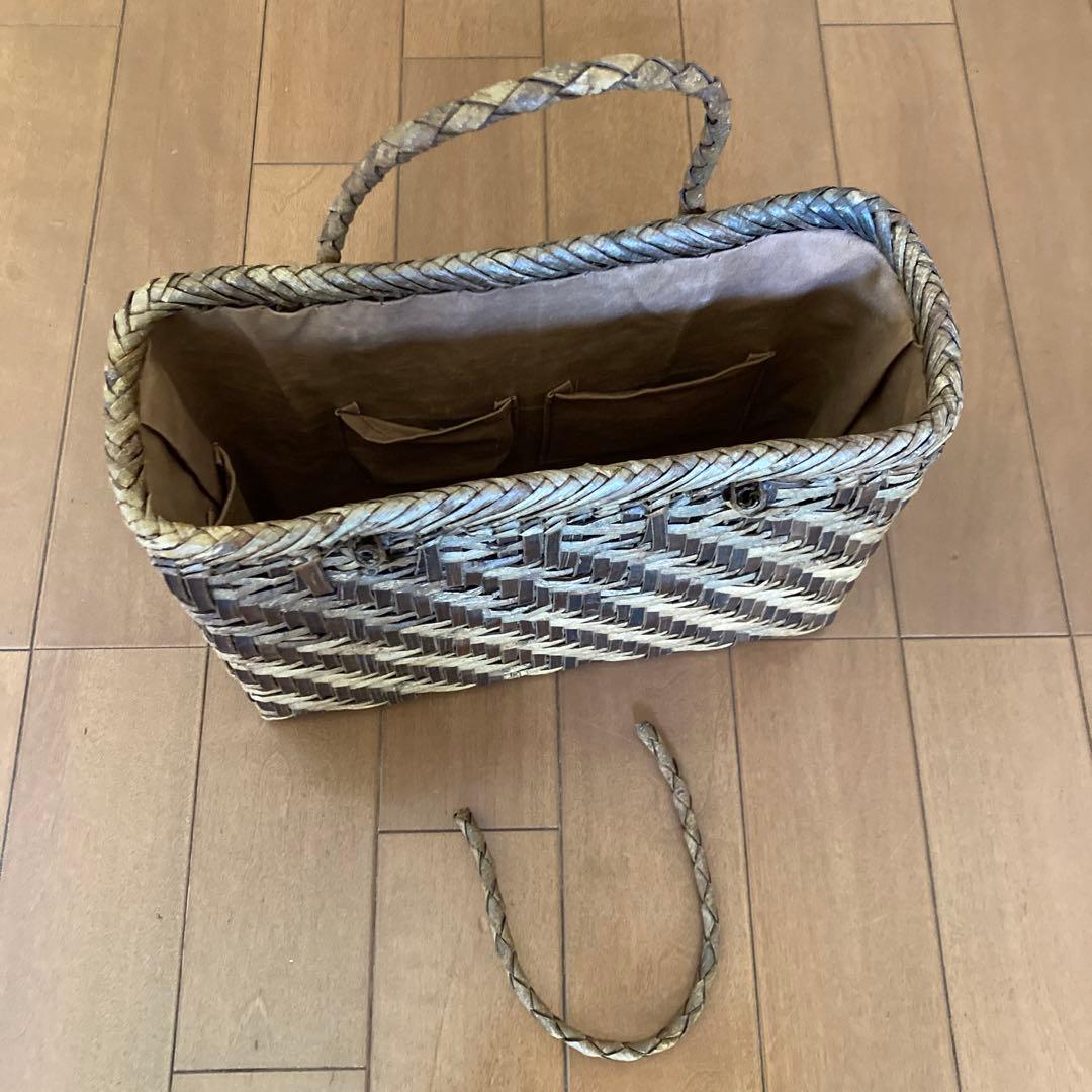 胡桃（くるみ）かご／弘前のみかみ工芸店で購入の中古品（難あり