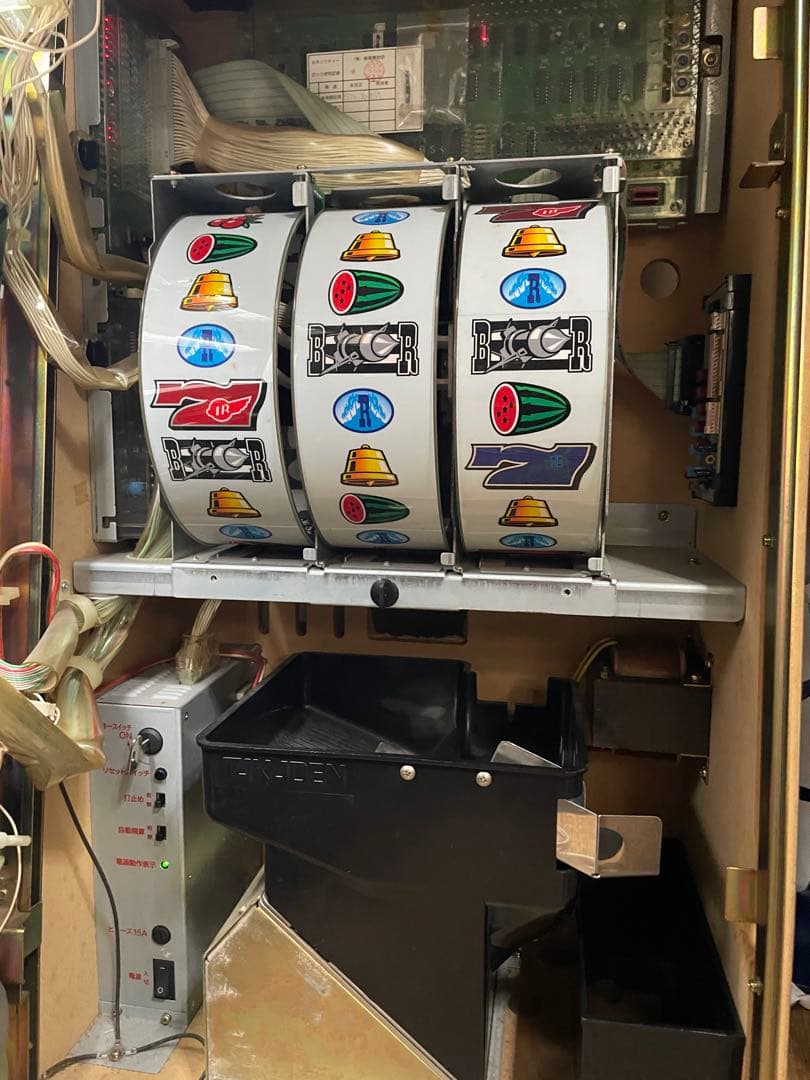 パチスロ実機 4号機 サンダーバード スロットマシン 藤商事の通販はau