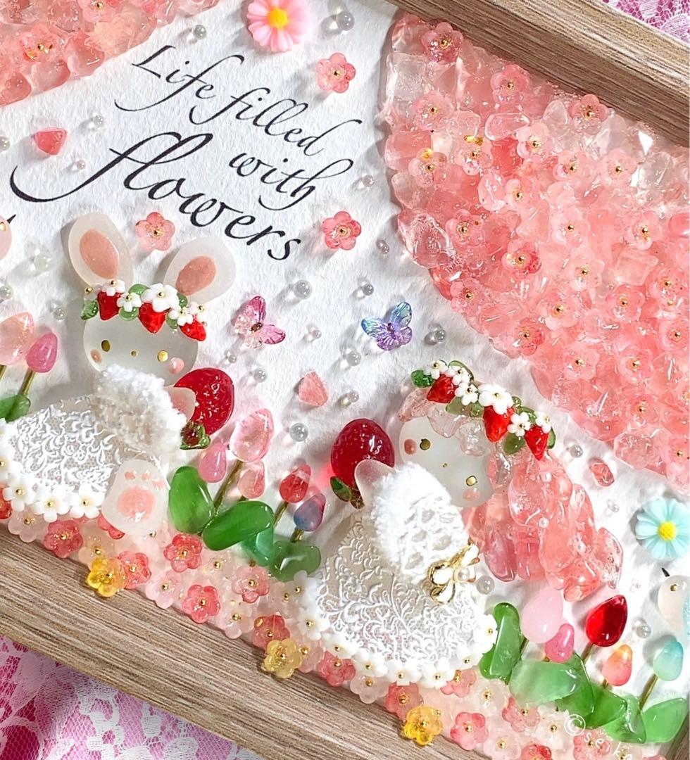 1276苺の花冠と春花畑 北欧インテリア 桜プリンセス シーグラスアート 母の日 𖡼.𖤣𖥧 ⠜ シーグラスとシェルで ハートのリース 左側のピンクの花は