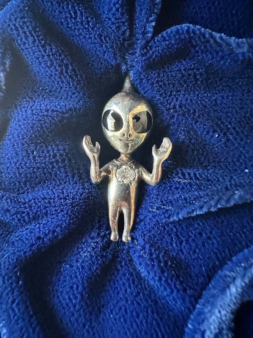 田中貴金属製】輝け！ U.T. 宇宙人 ペンダントトップダイヤモンド0.1ct