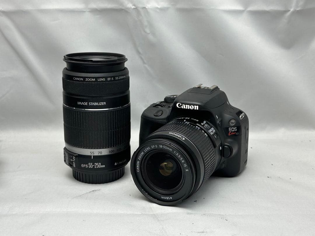 極美品！Canon EOS KISS X7ダブルレンズセット キヤノン、ホワイト色で統一した「EOS Kiss X7」ダブルレンズキット