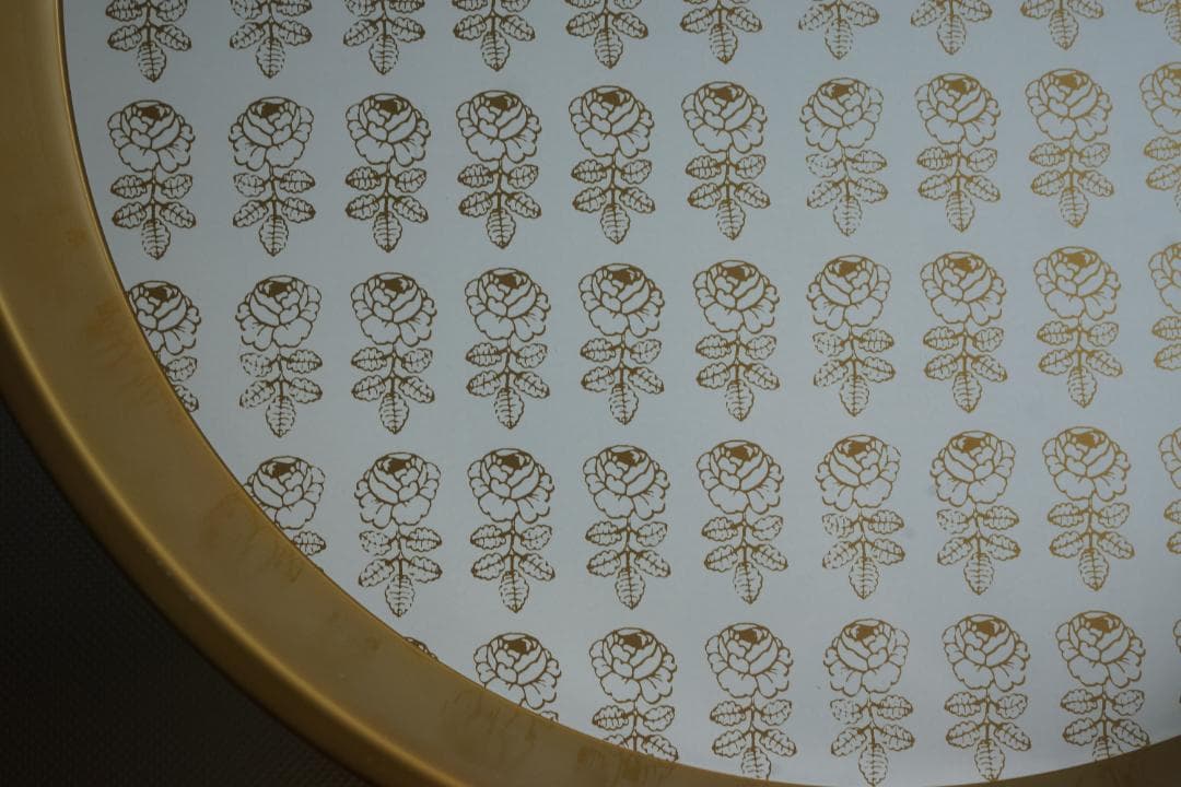 マリメッコ　ヴィヒキルース　メタル トレイ　30.5cm