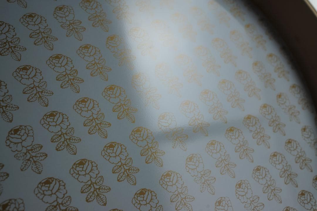 マリメッコ　ヴィヒキルース　メタル トレイ　30.5cm