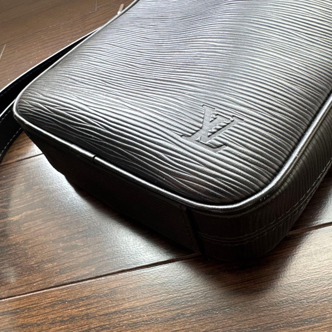 超美品ルイヴィトン LOUIS VUITTON エピ ショルダーバッグダヌーブ