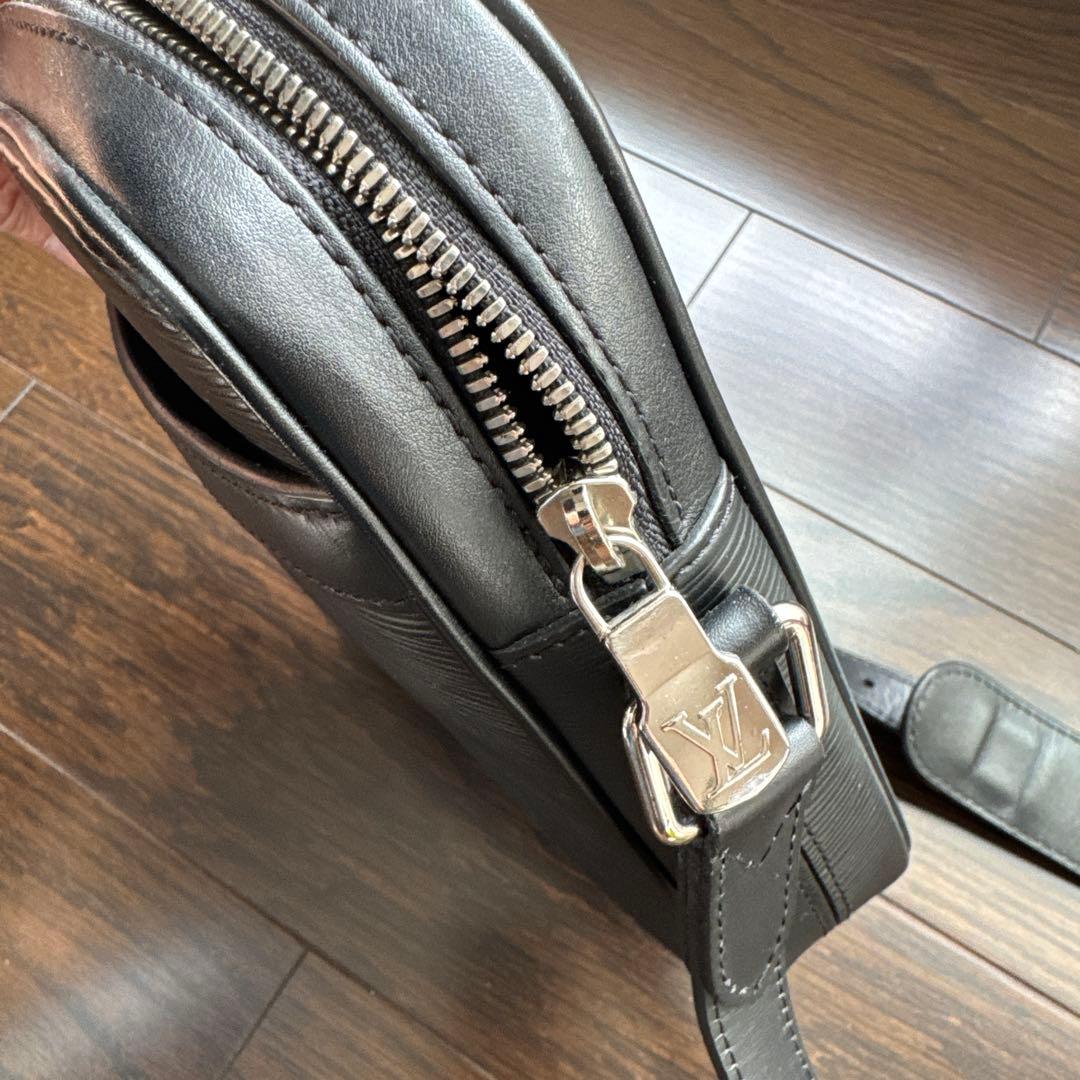 超美品ルイヴィトン LOUIS VUITTON エピ ショルダーバッグダヌーブ