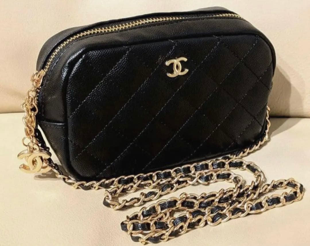 本日限定出品】CHANEL レザーショルダーバッグ ノベルティ - メルカリ