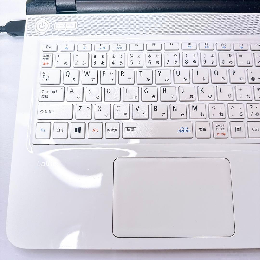 ホワイトパソコン❤️Windows11❤️高速SSD❤️マウス付き❤️届いたら