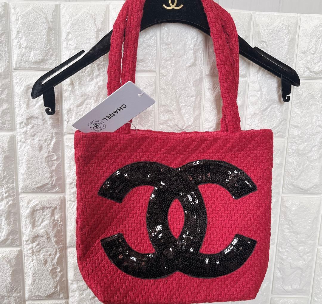CHANEL レッドトートバッグ スパンコール付きノベルティ - メルカリ