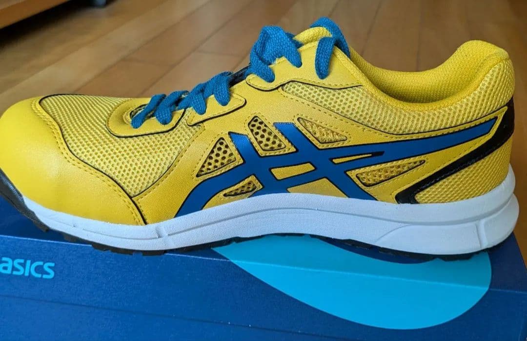 週末セ―ル　希少カラー新品未使用asics ウィジョブCP106 26.5cm