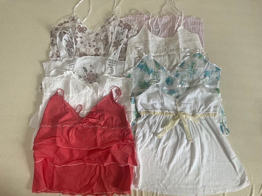 まとめ売り！アバクロ キャミソールタグ付き有り キャミ28枚と重ね着6