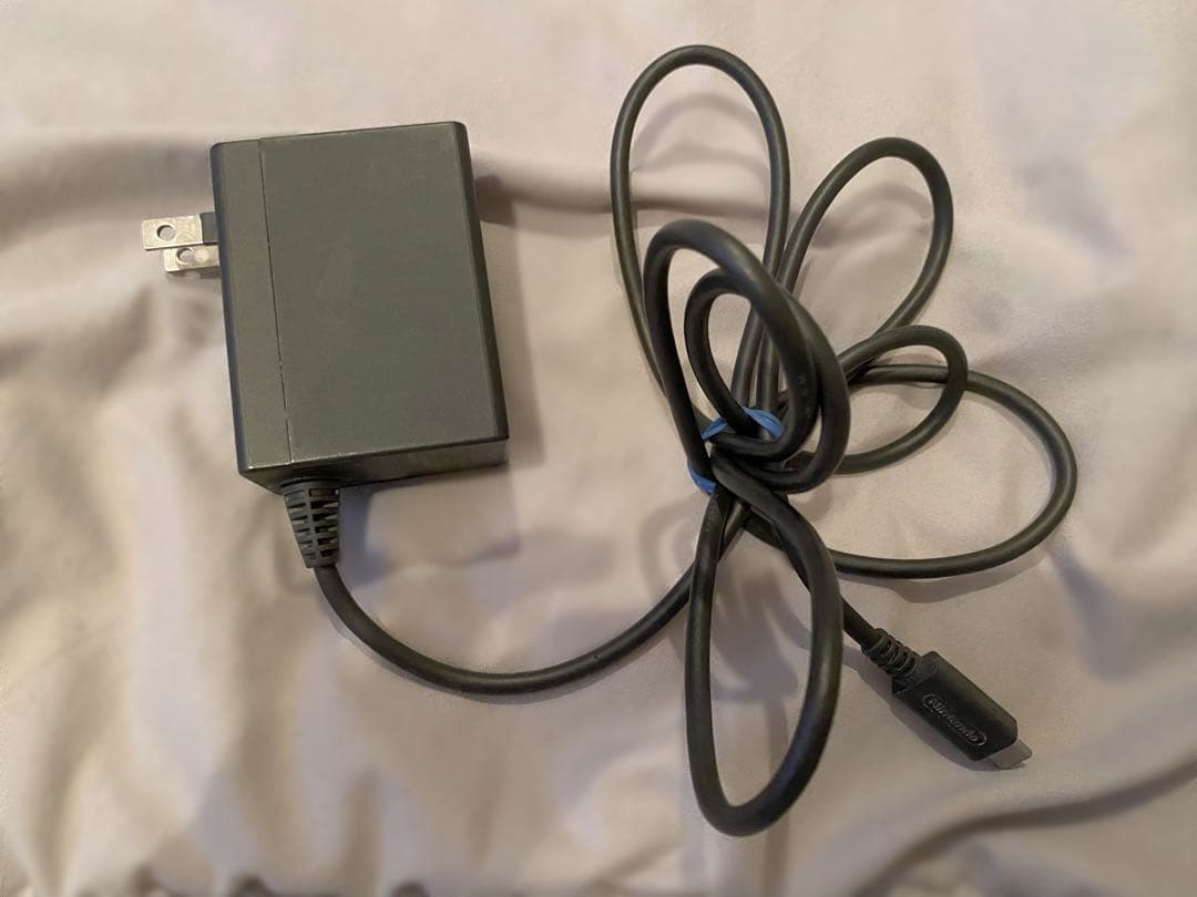 Switch Light 本体・充電コード・マリオカートソフト セット